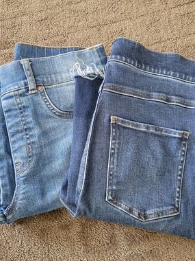 2 SPANX Women's  Jeans in Light and Dark Blue Washes